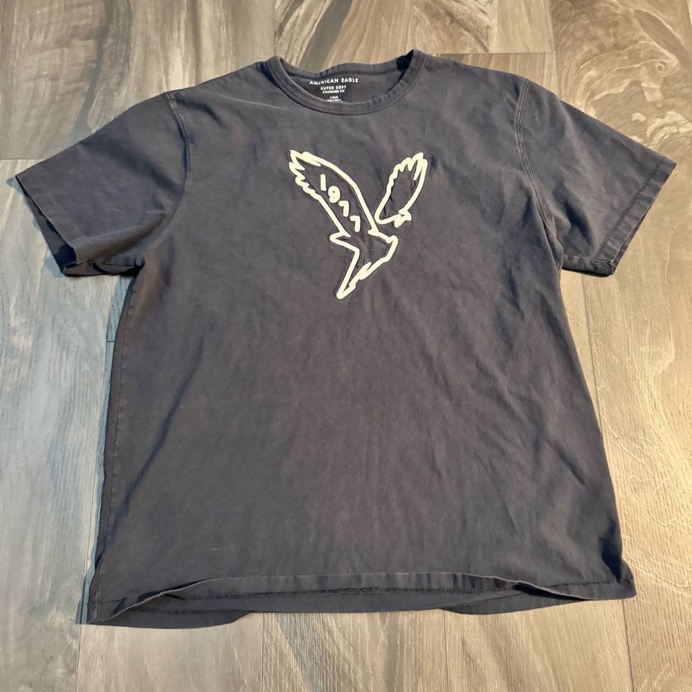 American Eagle Charcoal Graphic T-shirt Super Soft Standard Fit Style Large